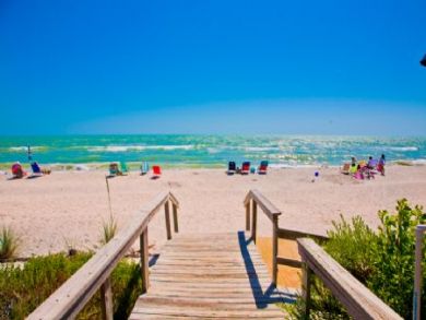 Two Bedroom Beach Vacation Condo in Sanibel Island